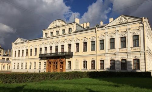 Фонтанный дом: душа Петербурга, где звучит музыка
