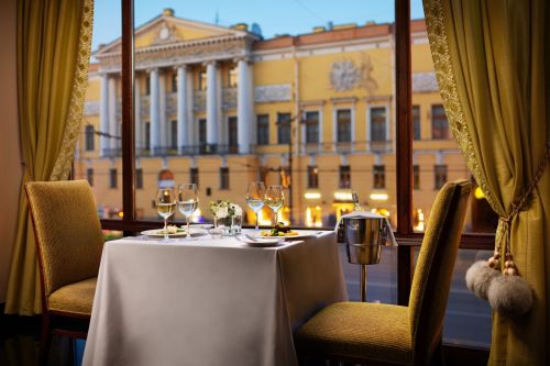 How does a five-star hotel differ from a four-star hotel?